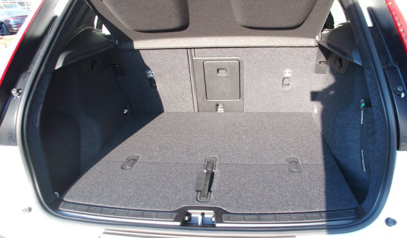 Volvo XC40 T3 Geartronic Momentum Pro voll